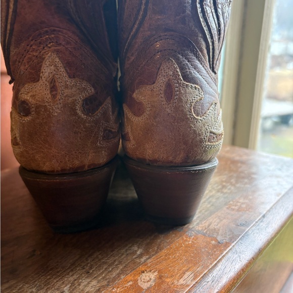 Rustic Tan and Brown cowboy boots - Picture 2 of 6